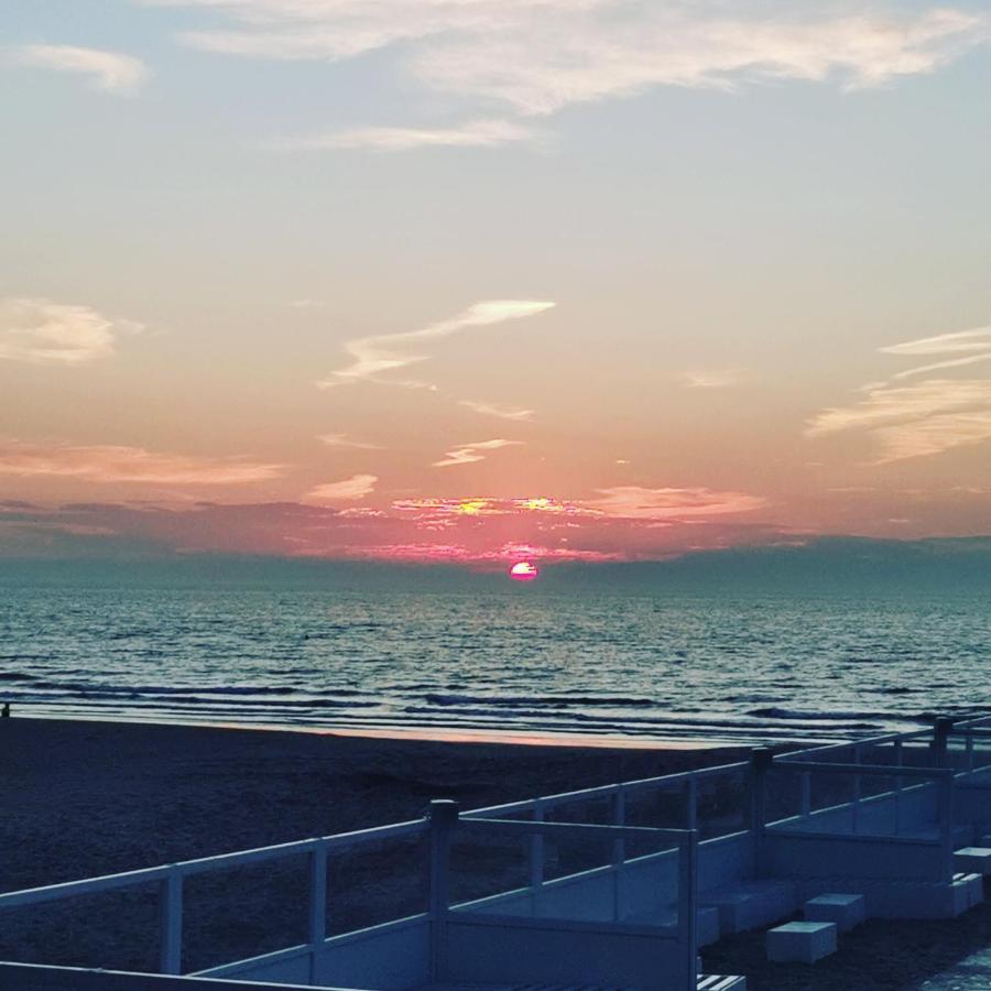 Studio De Strandloper Met 1 Zetelbed En 1 Bedkast Appartamento Middelkerke Esterno foto